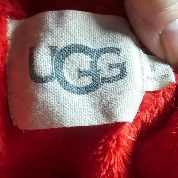 UGG Christmas Ribbon Red Miranda plush hooded robe with belt tie size M - Picture 7 of 10